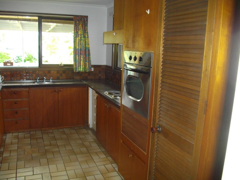 12 Bath Road, Mirboo North VIC 3871