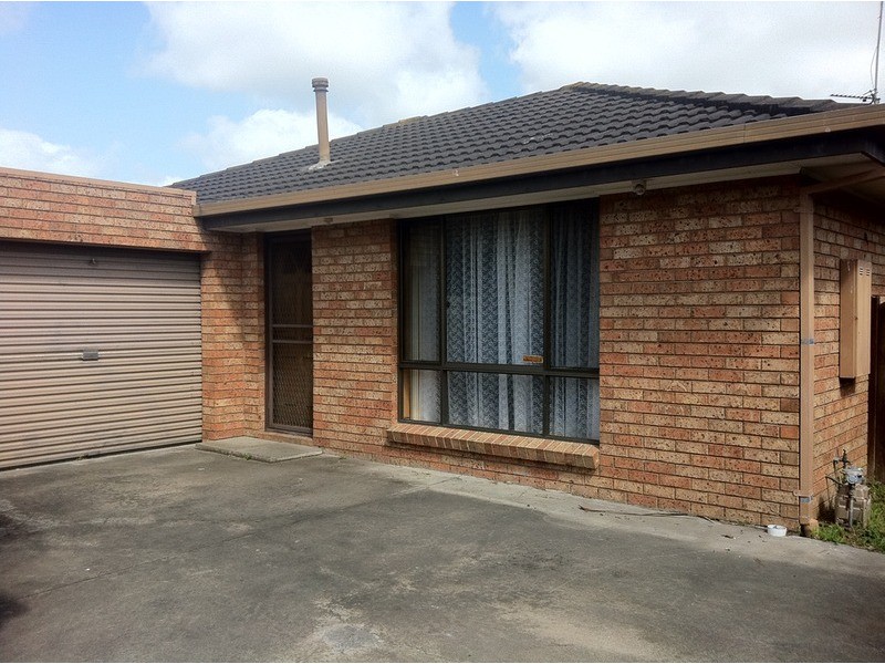 2/70 Bellarine  Circuit, Morwell VIC 3840