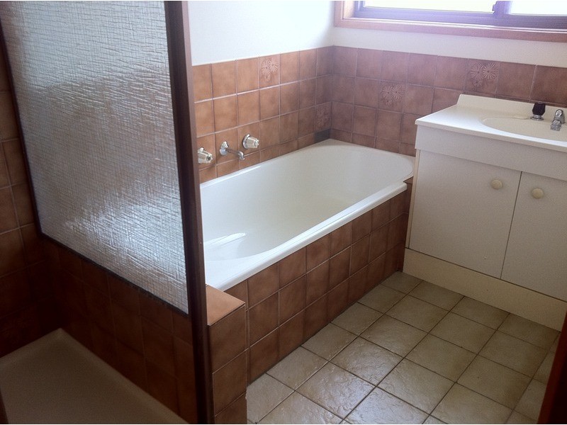 2/70 Bellarine  Circuit, Morwell VIC 3840