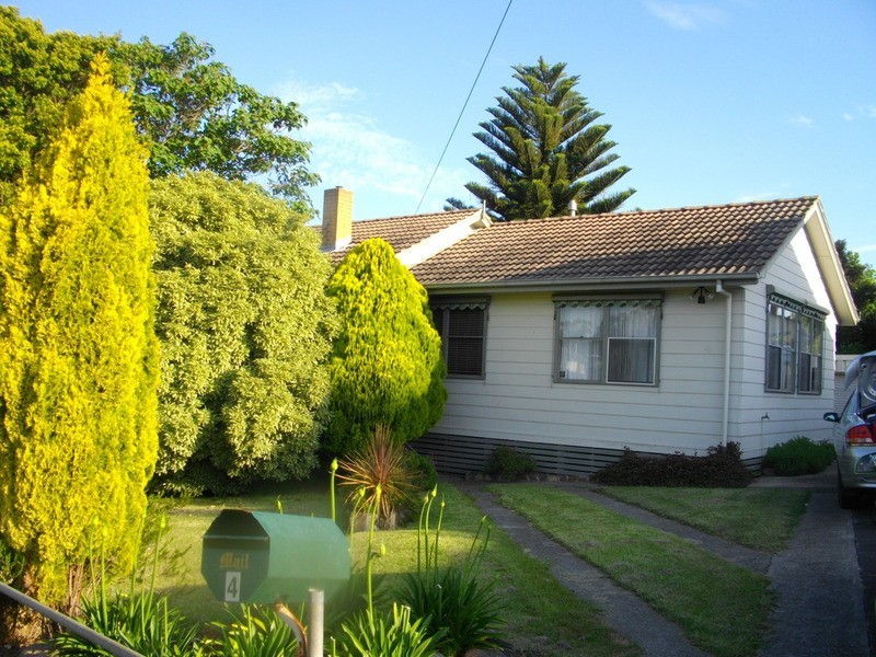 4 Porter  Street, Morwell VIC 3840