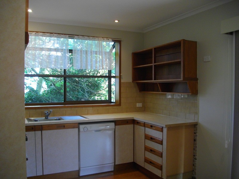 4 Porter  Street, Morwell VIC 3840