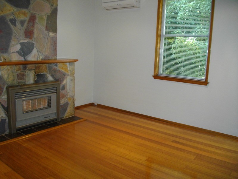 4 Porter  Street, Morwell VIC 3840