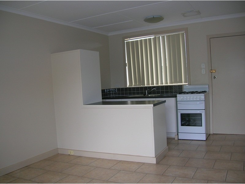 2/140 Mary Street, Morwell VIC 3840