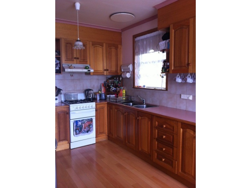 6 Albert Court, Morwell VIC 3840