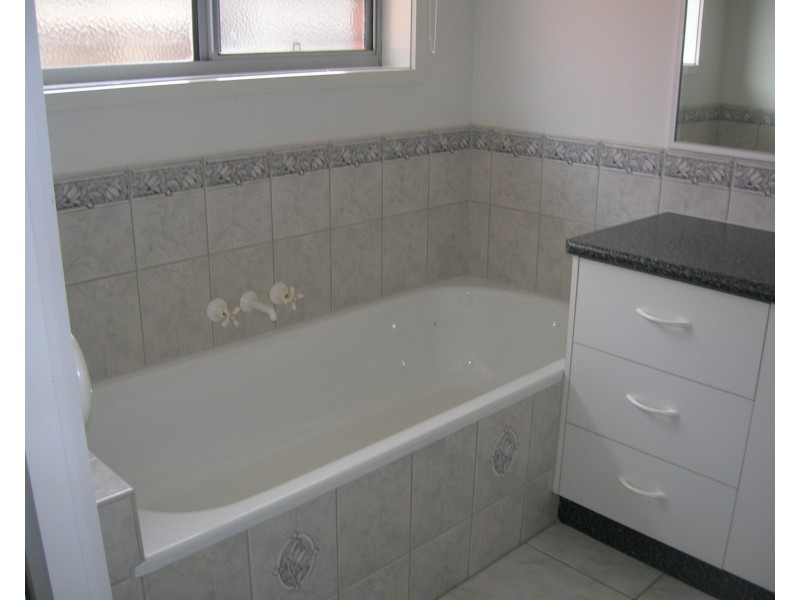 6 Lindon Court, Morwell VIC 3840