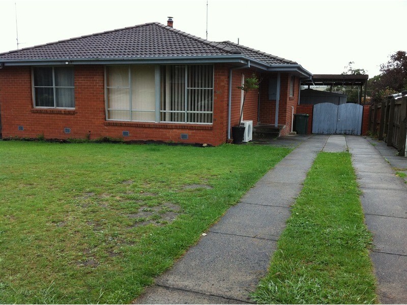 30 Dunbar Grove, Churchill VIC 3842