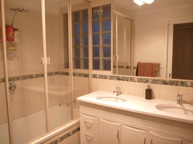 61 McDonlad  Way, Churchill VIC 3842