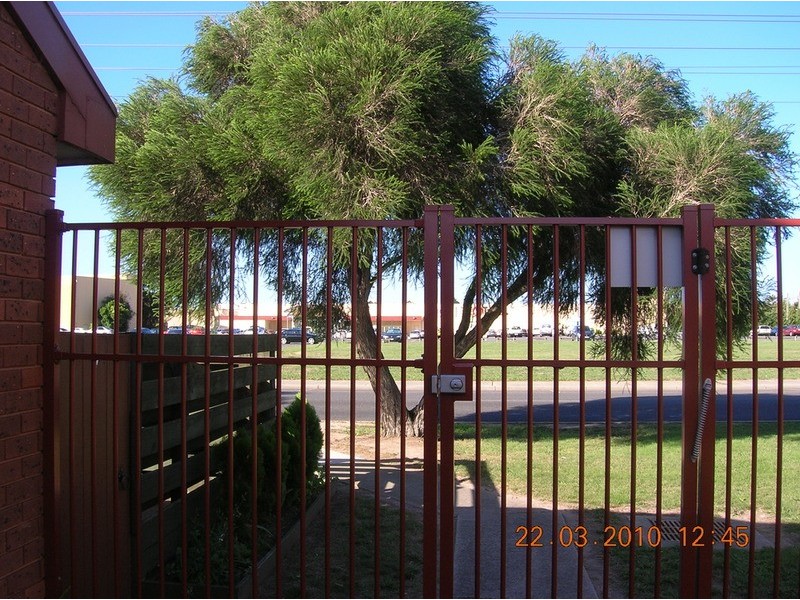 8 Strath Place, Morwell VIC 3840