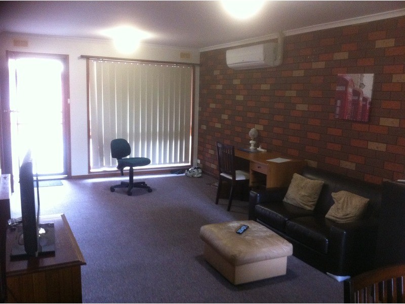 2/43 Waratah Drive, Morwell VIC 3840