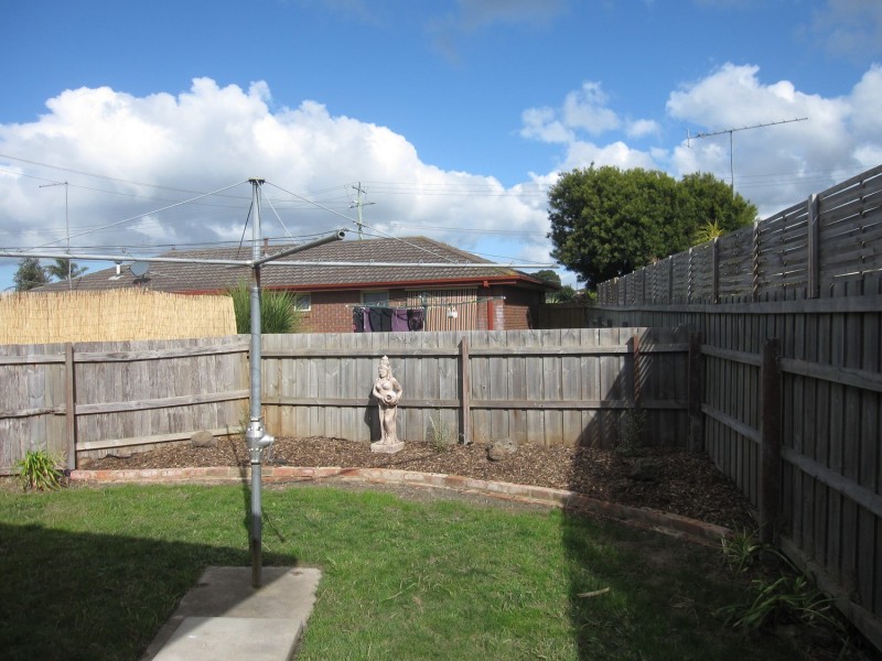 2/70 Bellarine Circuit, Morwell VIC 3840