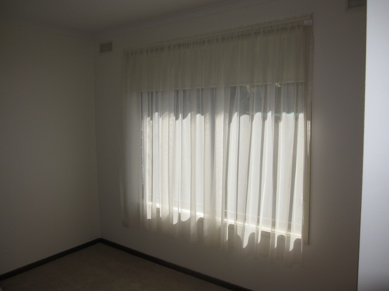 2/70 Bellarine Circuit, Morwell VIC 3840