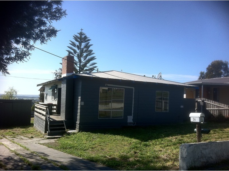 24 Doolan Street, Morwell VIC 3840