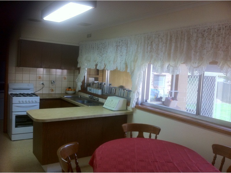 2 Oak  Court, Morwell VIC 3840