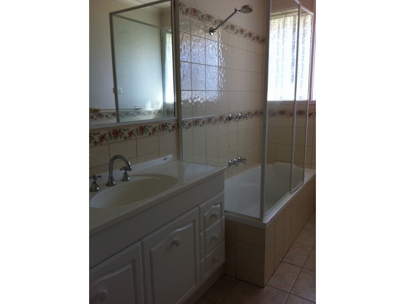 2/30 Spring Court, Morwell VIC 3840