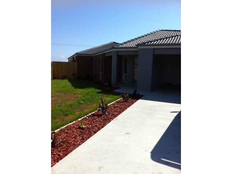 8 Carlyle Court, Morwell VIC 3840