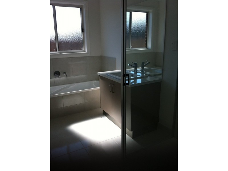 8 Carlyle Court, Morwell VIC 3840