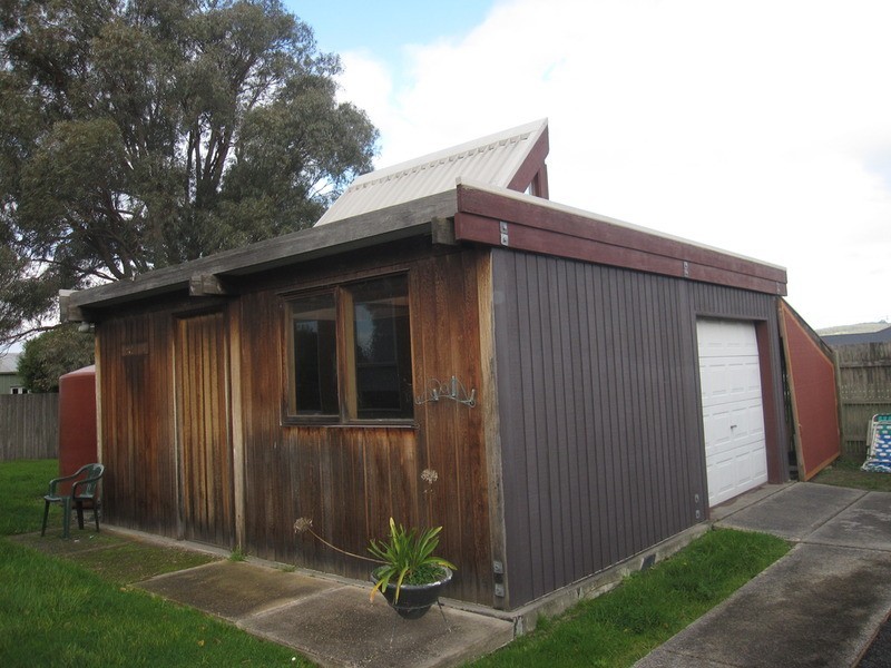 2 St James  Drive, Yinnar VIC 3869