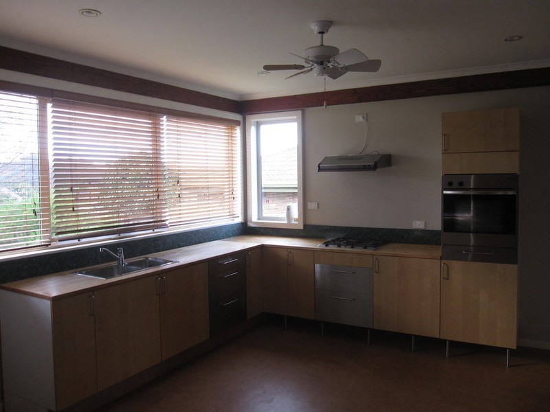 2 St James  Drive, Yinnar VIC 3869
