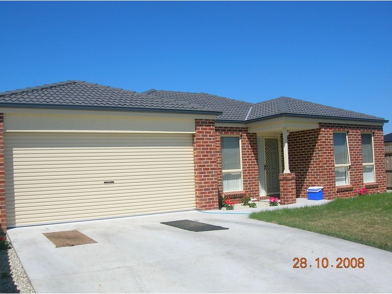 2/9 Carlyle Court, Morwell VIC 3840