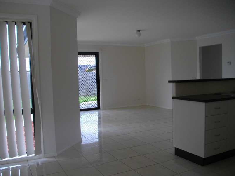 2/9 Carlyle Court, Morwell VIC 3840