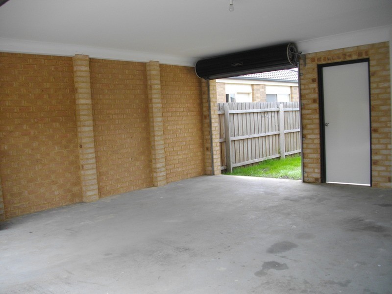2/9 Carlyle Court, Morwell VIC 3840