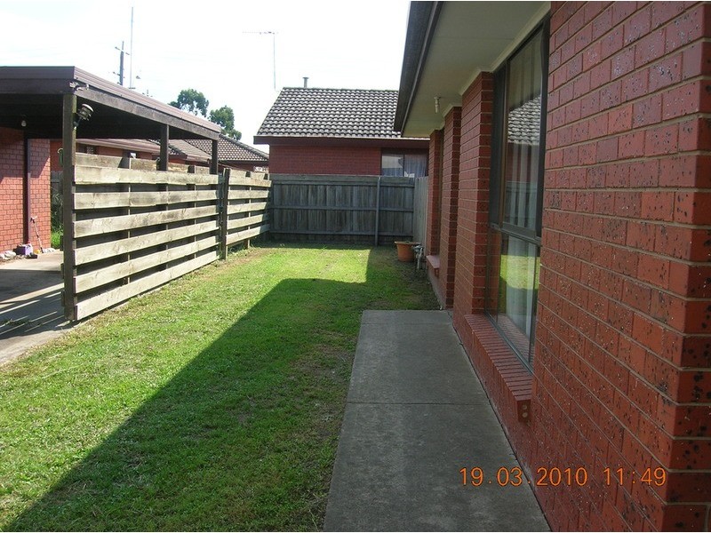 2/1 Park Avenue, Morwell VIC 3840