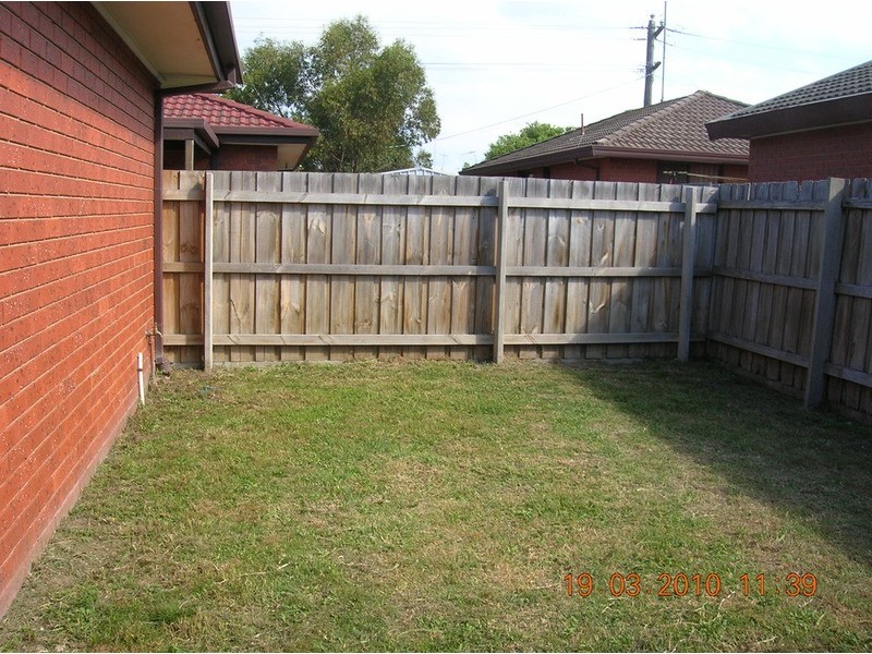 2/1 Park Avenue, Morwell VIC 3840