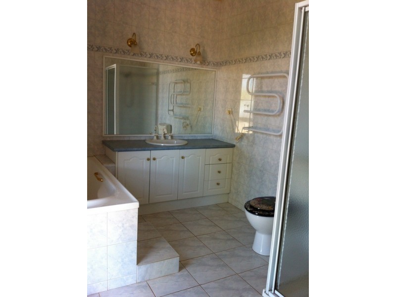 1515 McDonalds  Track, Narracan VIC 3824