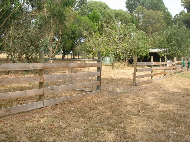 32 Considine Road, Yinnar South VIC 3869