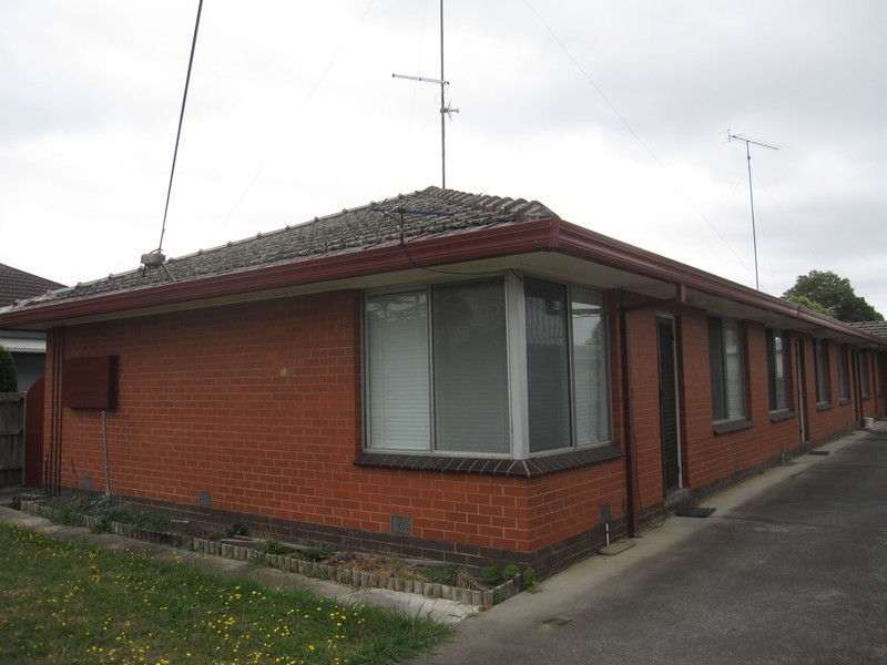 Units 2 & 3/33 Hopetoun Avenue, Morwell VIC 3840