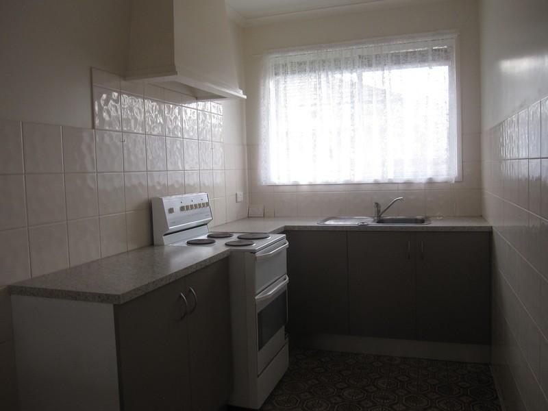 Units 2 & 3/33 Hopetoun Avenue, Morwell VIC 3840