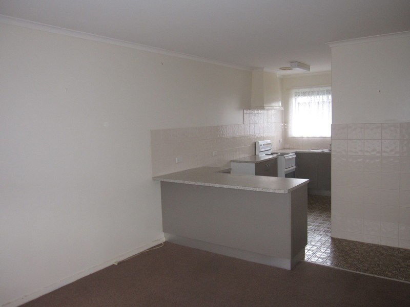 Units 2 & 3/33 Hopetoun Avenue, Morwell VIC 3840