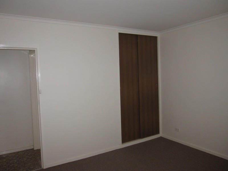 Units 2 & 3/33 Hopetoun Avenue, Morwell VIC 3840