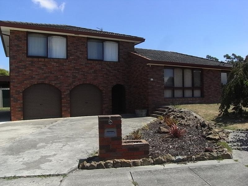 16 Latter Grove, Churchill VIC 3842
