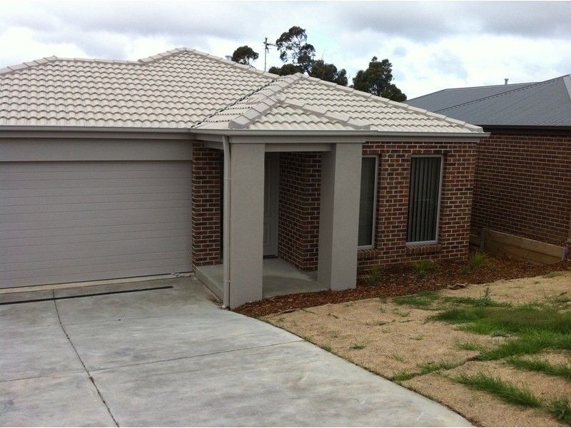 53 Mountain Grey Rise, Morwell VIC 3840