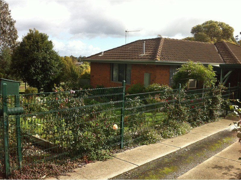 6 Amaroo  Drive, Churchill VIC 3842