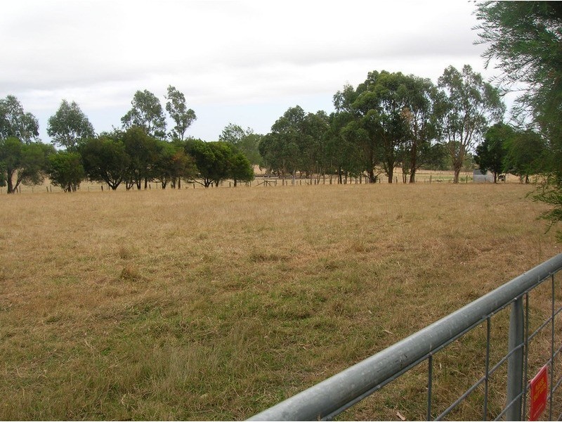 32 Considine Road, Yinnar VIC 3869