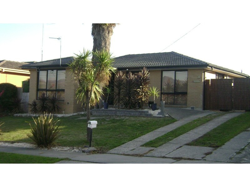 11 McCarthy Street, Churchill VIC 3842