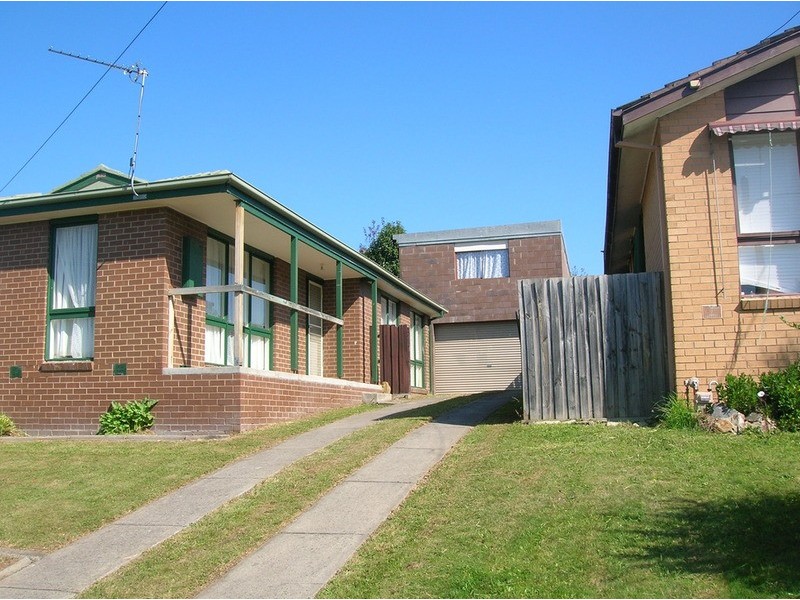 17 McCarthy Street, Churchill VIC 3842