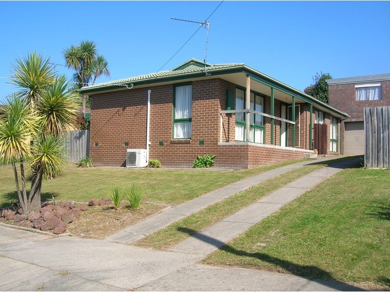 17 McCarthy Street, Churchill VIC 3842