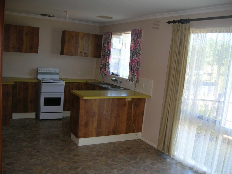 17 McCarthy Street, Churchill VIC 3842