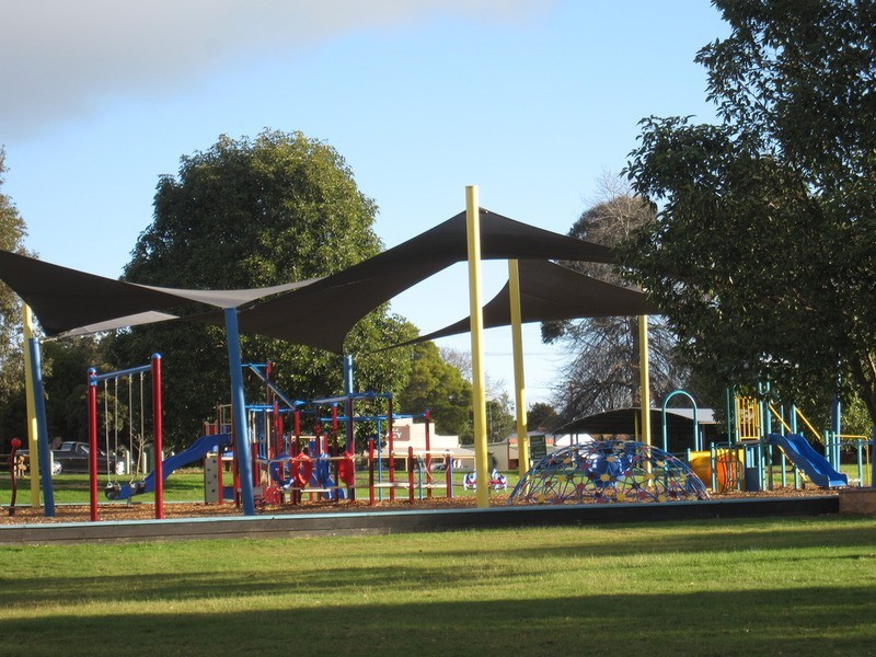 21  Giles  Street, Mirboo North VIC 3871