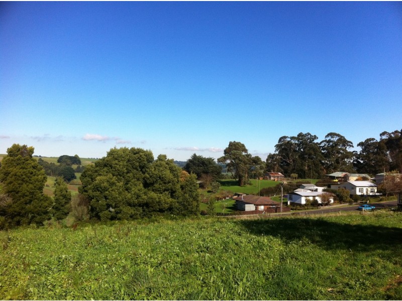 39-41 Giles Street, Mirboo North VIC 3871