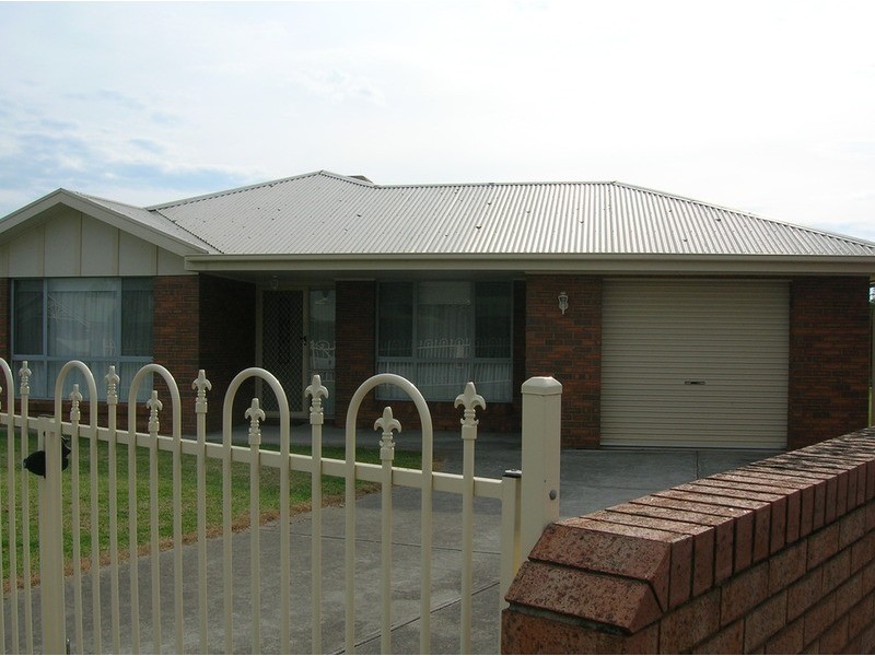 6 Lindon Court, Morwell VIC 3840