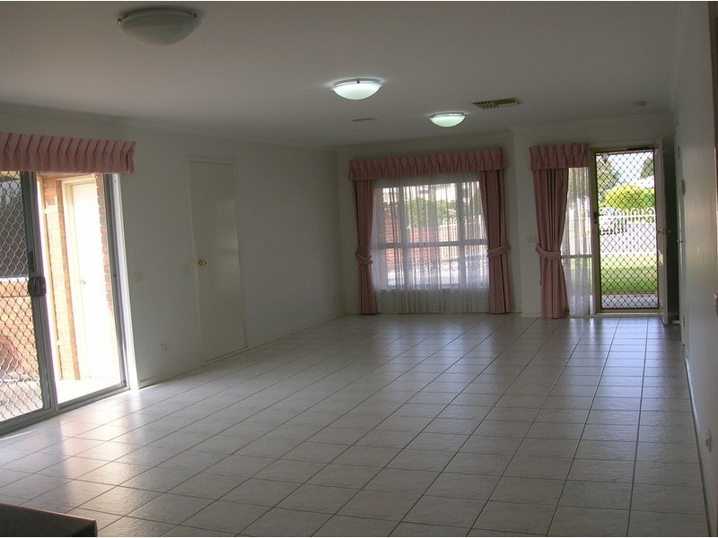 6 Lindon Court, Morwell VIC 3840