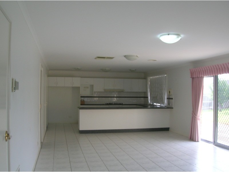 6 Lindon Court, Morwell VIC 3840