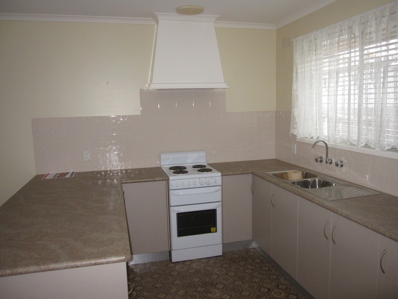 4/33 Hopetoun Avenue, Morwell VIC 3840