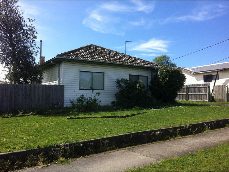 30 Avondale  Road, Morwell VIC 3840