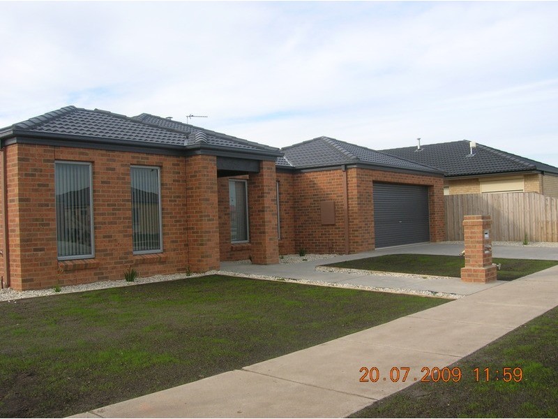 16 Cobon Court, Morwell VIC 3840