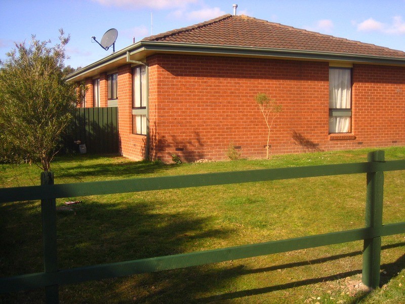 24 Churinga Drive, Churchill VIC 3842